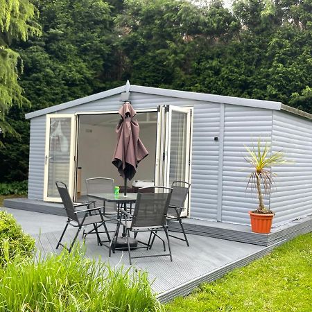 HednesfordDetached Bungalow II Big Garden II Pet Friendly别墅 外观 照片
