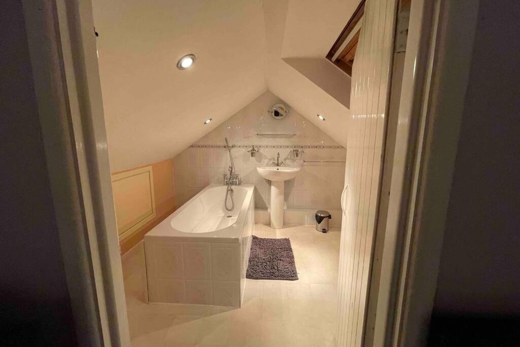 HednesfordDetached Bungalow II Big Garden II Pet Friendly别墅 外观 照片