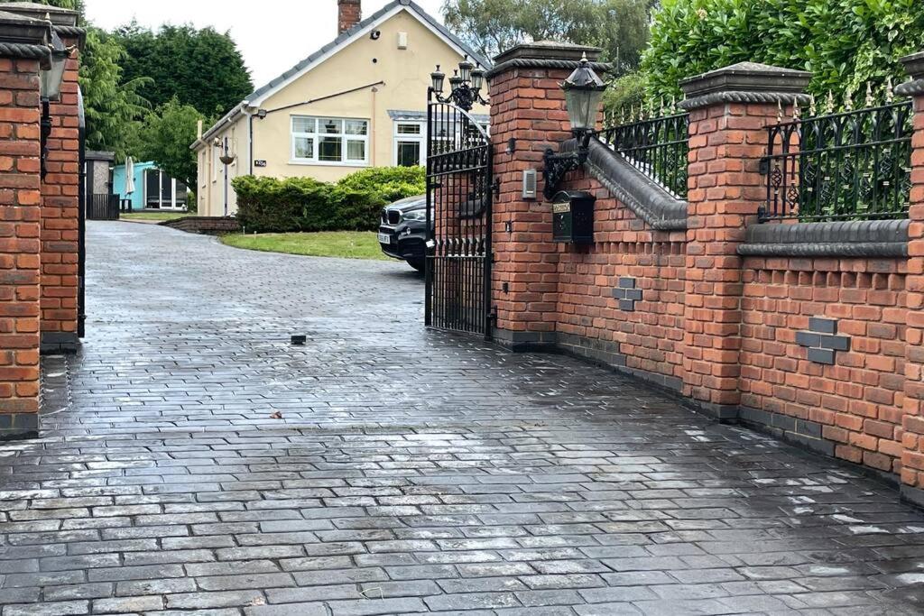 HednesfordDetached Bungalow II Big Garden II Pet Friendly别墅 外观 照片