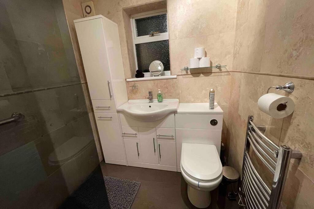 HednesfordDetached Bungalow II Big Garden II Pet Friendly别墅 外观 照片