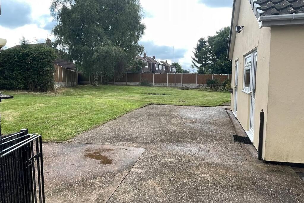 HednesfordDetached Bungalow II Big Garden II Pet Friendly别墅 外观 照片